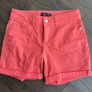 Peach short
